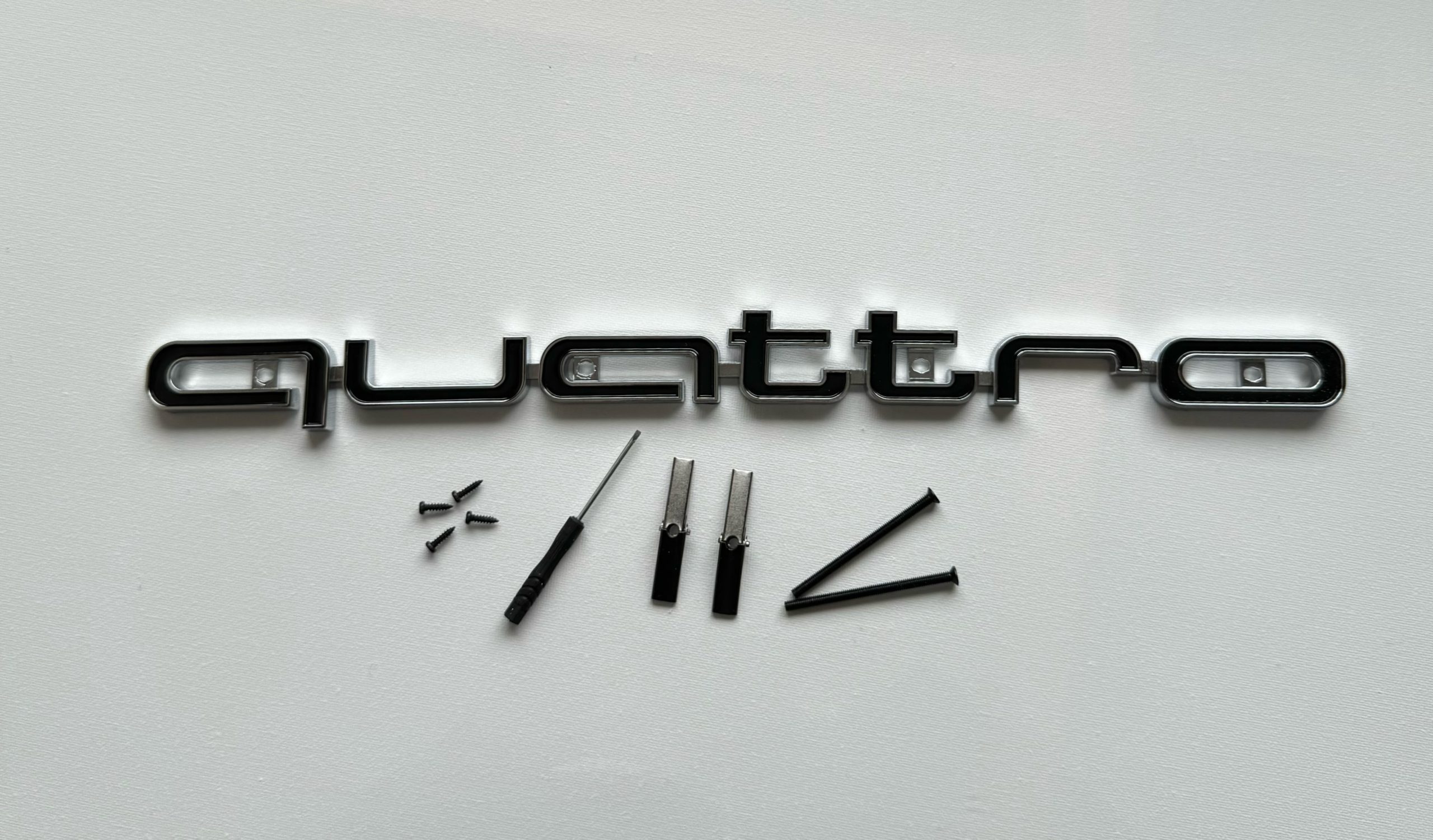 Audi Quattro emblem till galler/grill