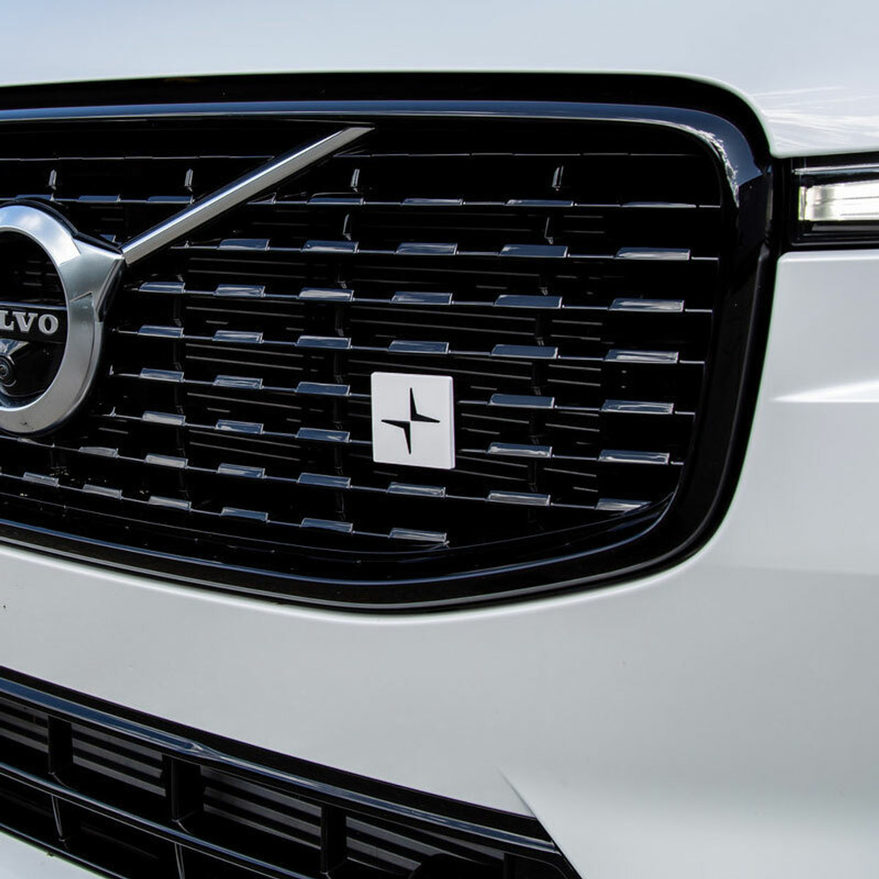 Polestar emblem till grill/baklucka - Röd/Blå/Vit