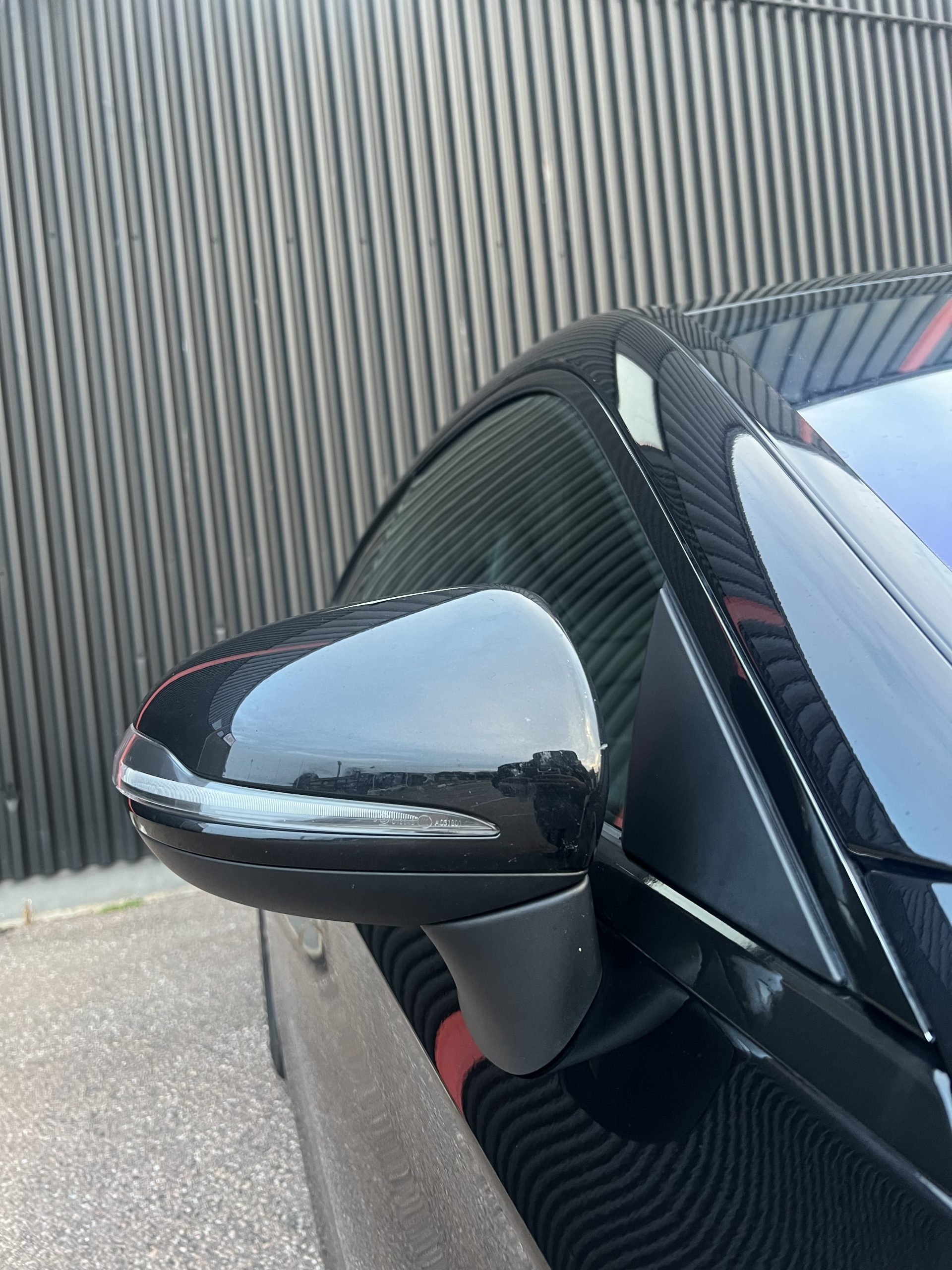 Mercedes Batman spegelkåpor i blanksvart/"kolfiber" - Passar flera modeller 5 Mercedes Batman spegelkåpor i blanksvart/"kolfiber" - Passar flera modeller - Bild 5