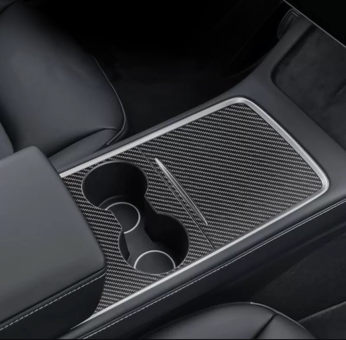 Färdigskuren vinyl passande Tesla model 3/Y – Mittkonsol skydd i "Alcantara" & "Kolfiber" 4 Färdigskuren vinyl passande Tesla model 3/Y – Mittkonsol skydd i "Alcantara" & "Kolfiber" - Bild 4