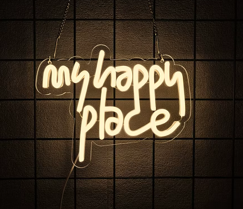 LED Neon Skylt – My happy place (25x20cm) till garage/hem/kontor 1 LED Neon Skylt – My happy place (25x20cm) till garage/hem/kontor