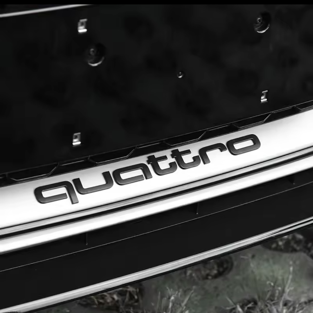 Quattro emblem till Audi - Front/backlucka/sidokjol (Svart/krom/mattsilver) 3 Quattro emblem till Audi - Front/backlucka/sidokjol (Svart/krom/mattsilver) - Bild 3