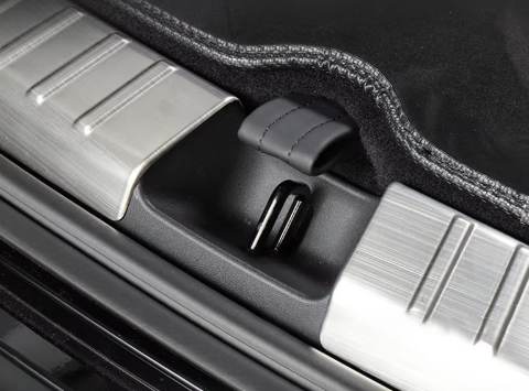 Tesla Model 3/Y 2017-2024 bagageskydd/lastskydd i rostfritt stål - Svart/Kromsilver/"Kolfiber" 12 Tesla Model 3/Y 2017-2024 bagageskydd/lastskydd i rostfritt stål - Svart/Kromsilver/"Kolfiber" - Bild 12