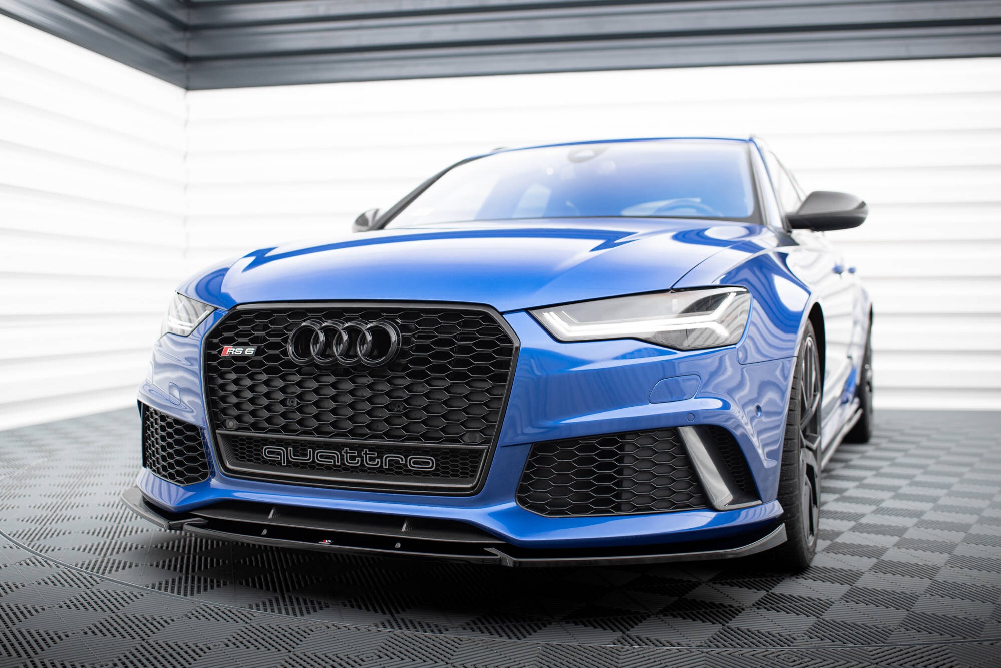 Maxton Design: så väljer du frontläpp, splitter och diffuser till din bil 3 Audi RS6 Avant med Maxton Design frontsplitter i blanksvart (foto: Maxton Design)
